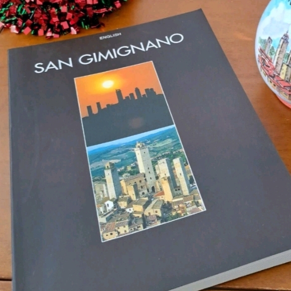 San Gimignano Photo Book - Picture 2 of 3